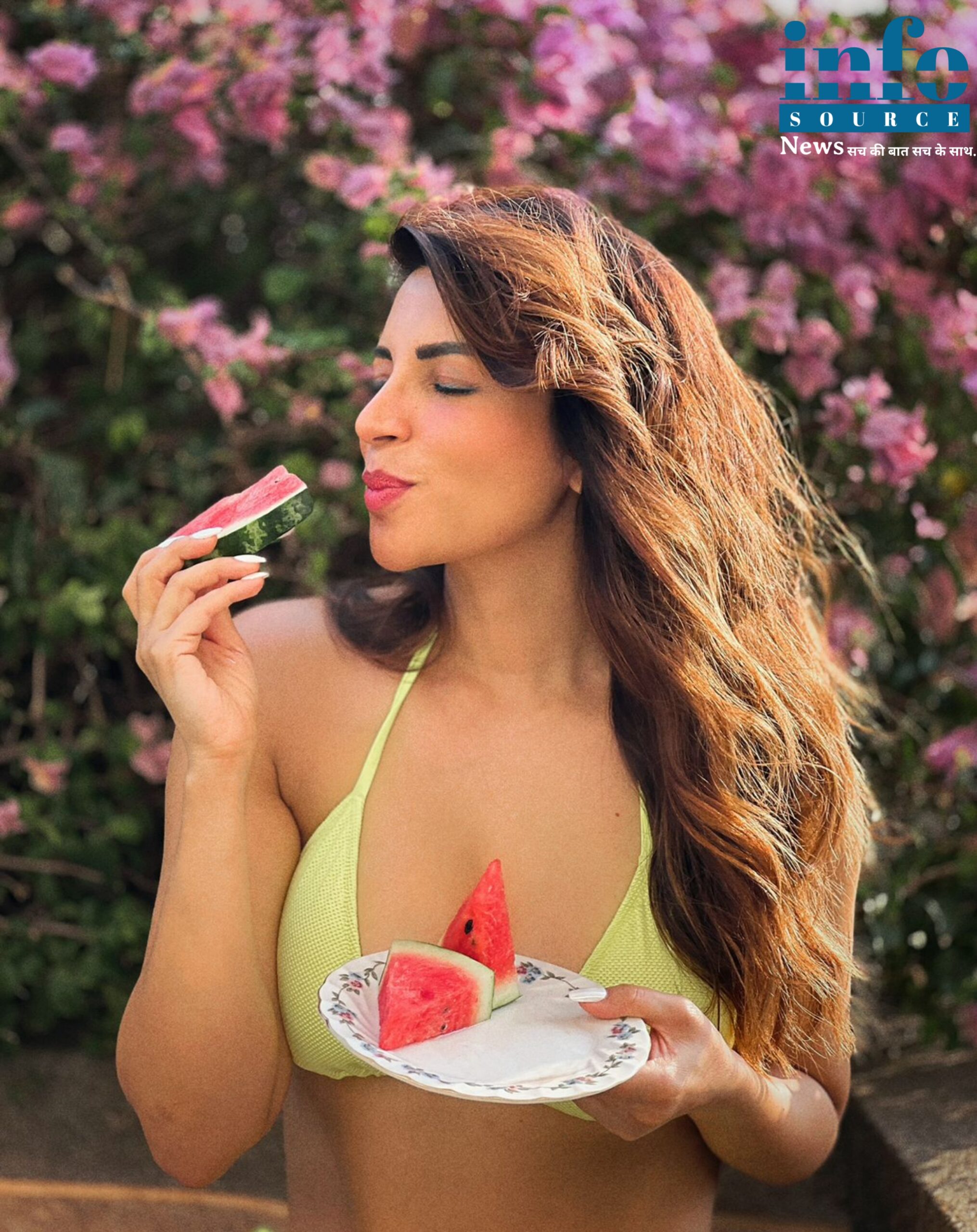 Shama Sikander पूल में गर्म पानी के छींटे मारती हुई,अपनी Thailand diaries से bikini अवतार में एकदम धमाकेदार लग रही हैं। info source news